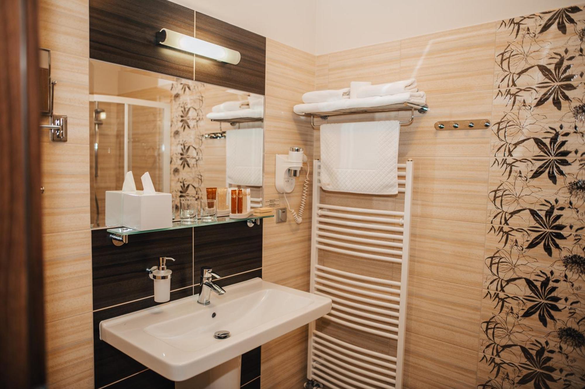 Hotel Elegance Šumperk المظهر الخارجي الصورة